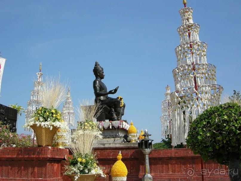 Праздник Лои Кратонг в древнем Сукхотае