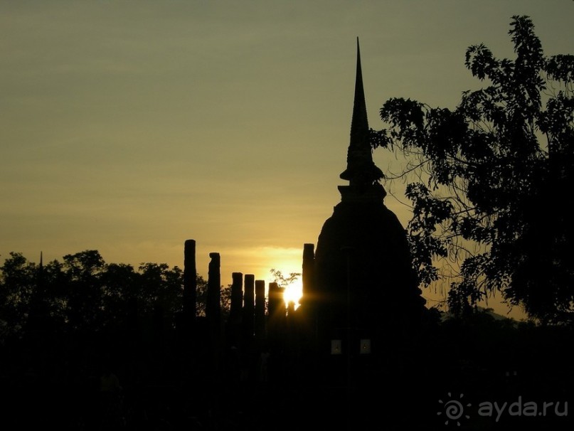 Праздник Лои Кратонг в древнем Сукхотае