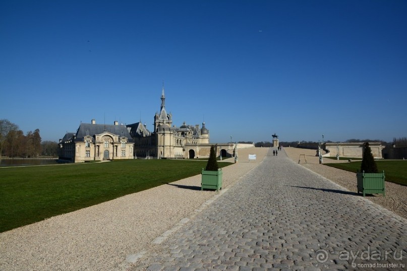 Замок Шантийи, Париж