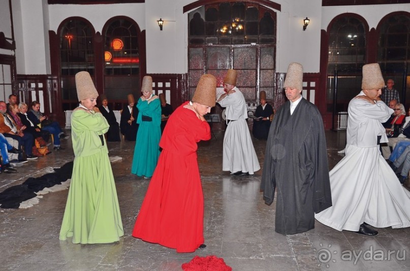 Танцующие дервиши...