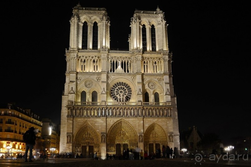 Ночной Париж