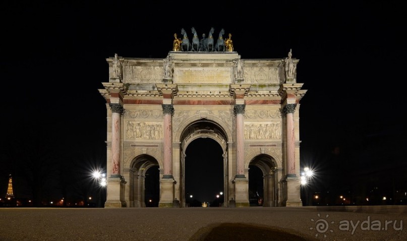 Ночной Париж