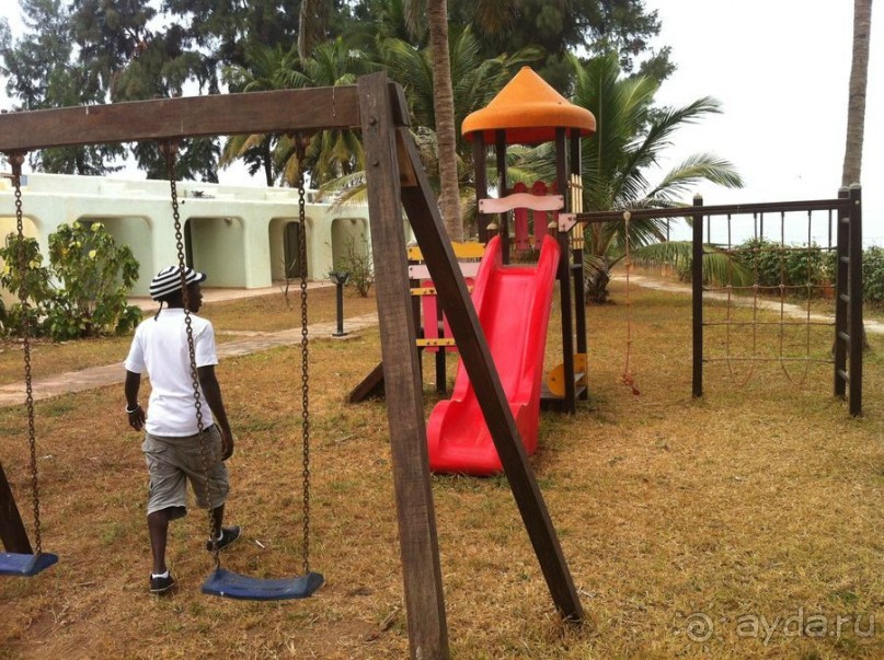 Как мы в Гамбии отель Каддафи "покупали"