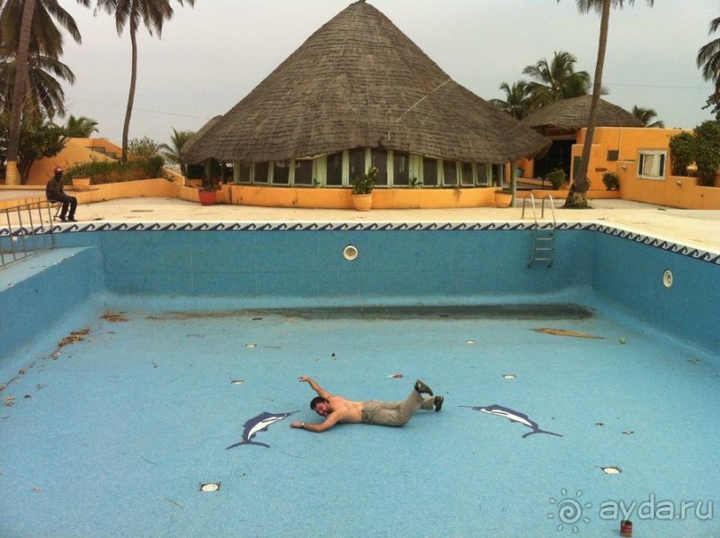 Как мы в Гамбии отель Каддафи "покупали"