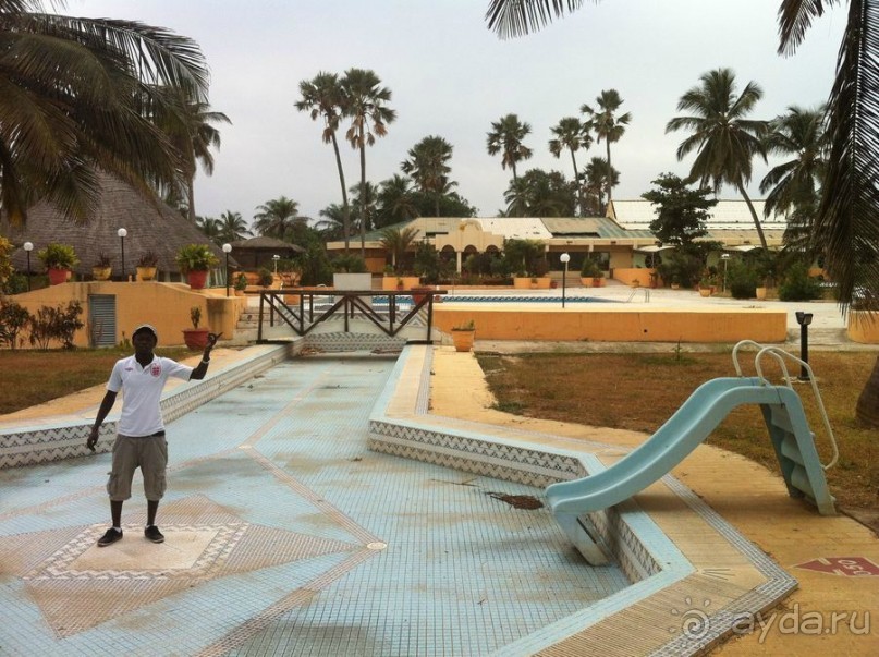 Как мы в Гамбии отель Каддафи "покупали"