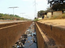 Мусорная столица. Гуляю по Конакри