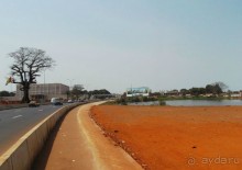 Мусорная столица. Гуляю по Конакри