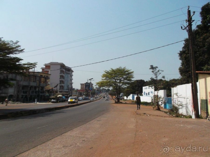 Мусорная столица. Гуляю по Конакри