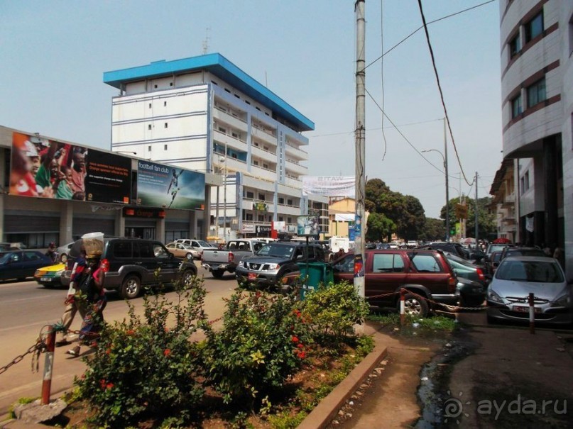 Мусорная столица. Гуляю по Конакри