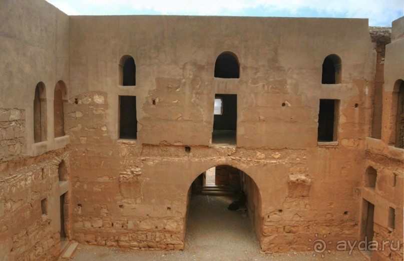 Дворцы пустыни