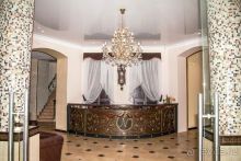 Старинный отель с современным интерьером
