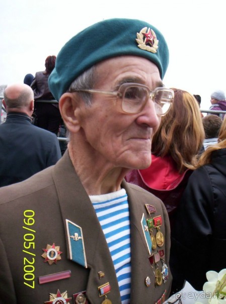 Парад Победы на площади Куйбышева в Самаре (самой большой площади в Европе).