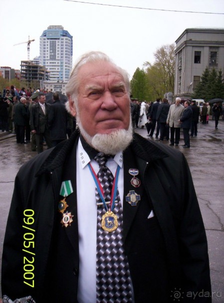 Парад Победы на площади Куйбышева в Самаре (самой большой площади в Европе).