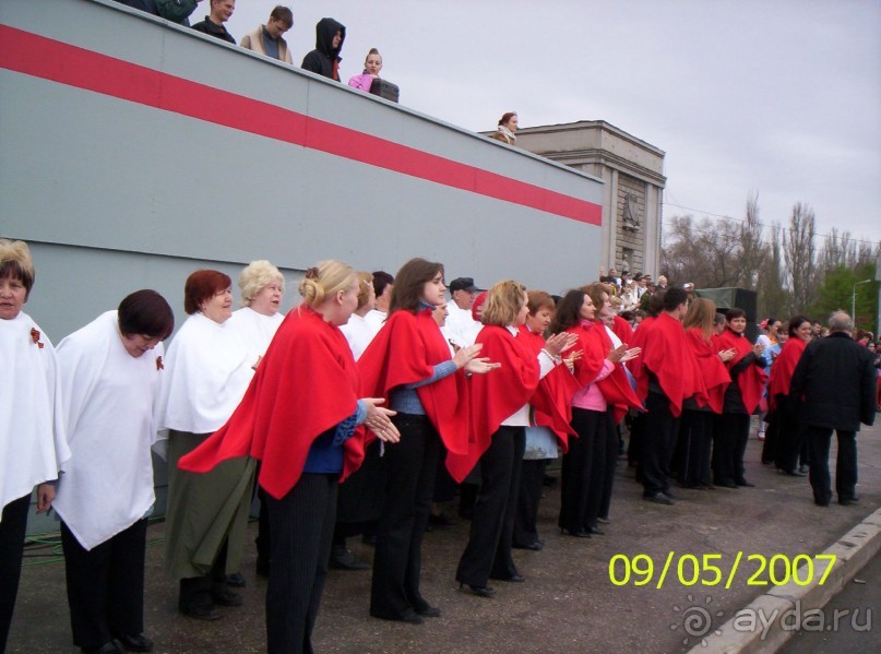 Парад Победы на площади Куйбышева в Самаре (самой большой площади в Европе).