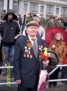 Парад Победы на площади Куйбышева в Самаре (самой большой площади в Европе).