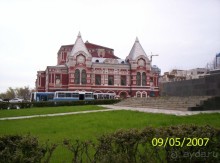 Парад Победы на площади Куйбышева в Самаре (самой большой площади в Европе).