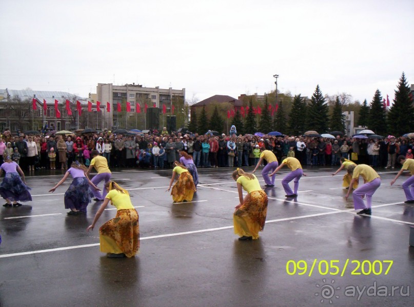 Парад Победы на площади Куйбышева в Самаре (самой большой площади в Европе).
