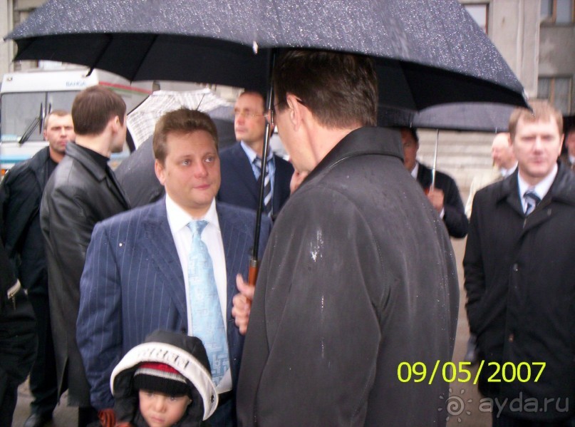 Парад Победы на площади Куйбышева в Самаре (самой большой площади в Европе).