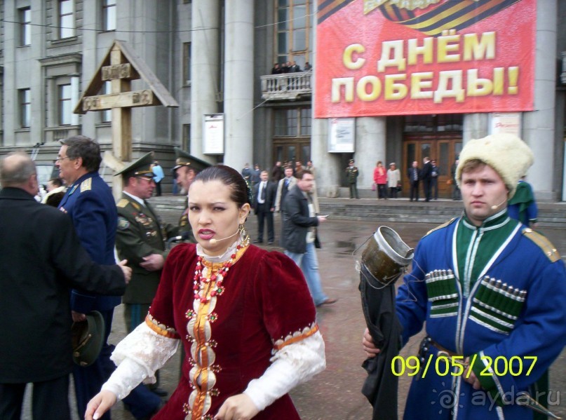 Парад Победы на площади Куйбышева в Самаре (самой большой площади в Европе).