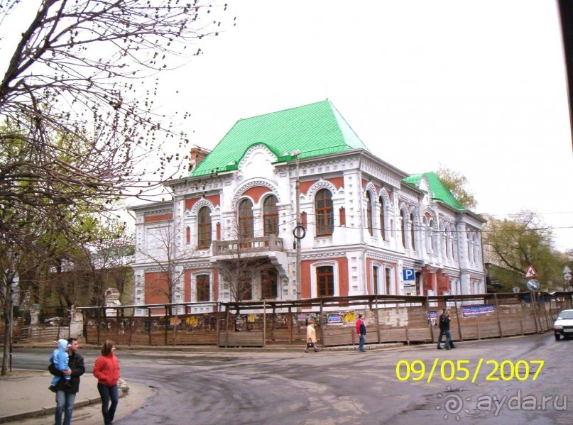 Парад Победы на площади Куйбышева в Самаре (самой большой площади в Европе).