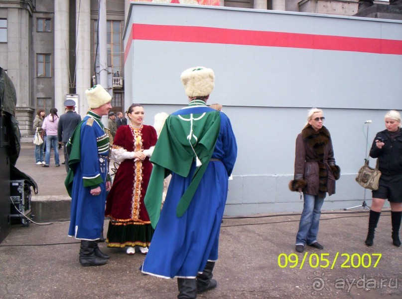 Парад Победы на площади Куйбышева в Самаре (самой большой площади в Европе).