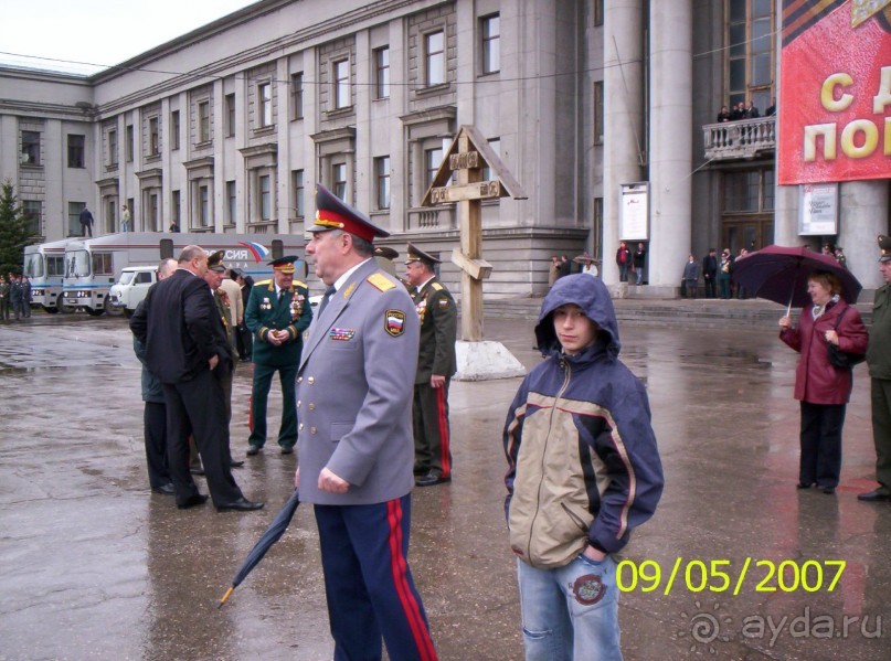 Парад Победы на площади Куйбышева в Самаре (самой большой площади в Европе).