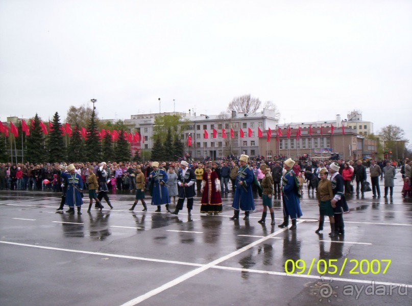 Парад Победы на площади Куйбышева в Самаре (самой большой площади в Европе).