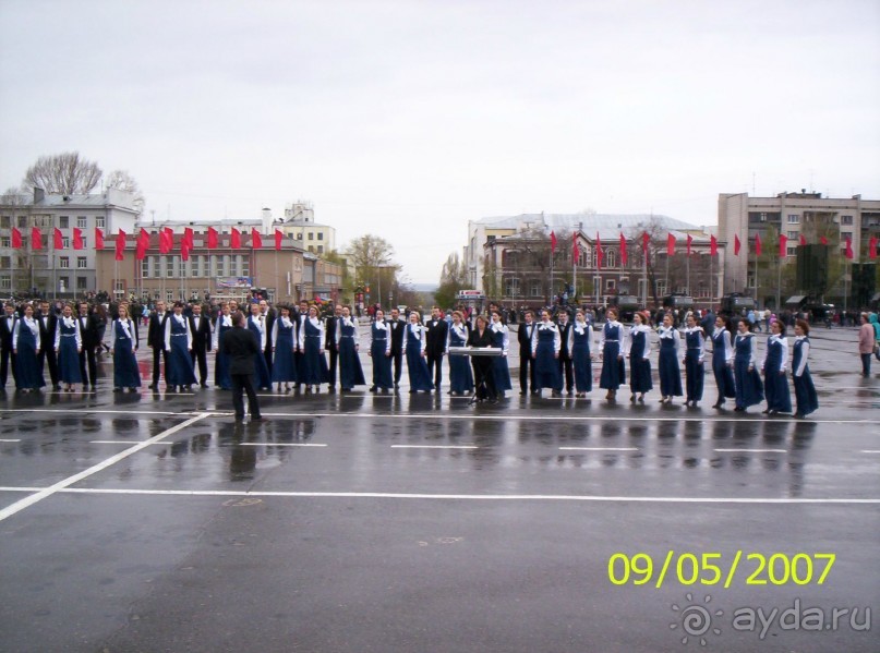 Парад Победы на площади Куйбышева в Самаре (самой большой площади в Европе).