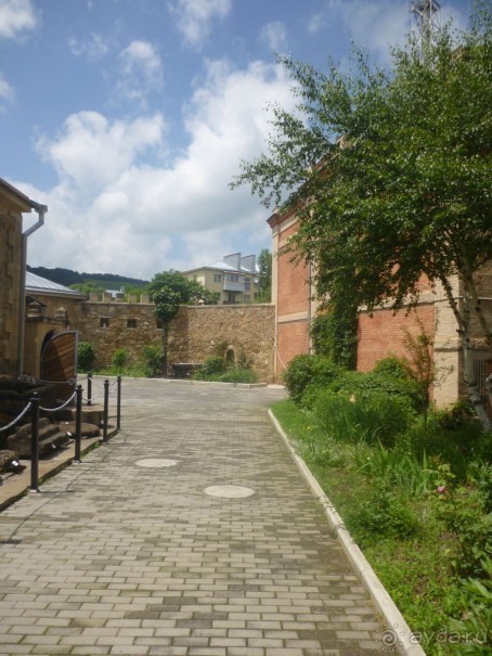 От Кисловодского мемориального музея-усадьбы художника Н. А. Ярошенко к музею крепости