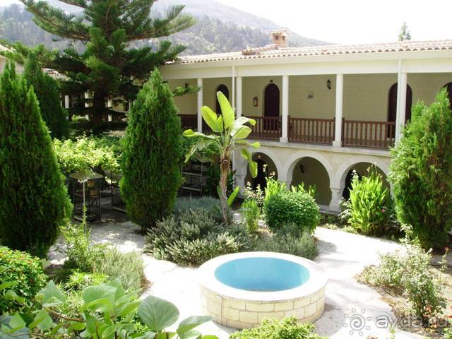 Греческий Кипр (центр и запад). Окончание.