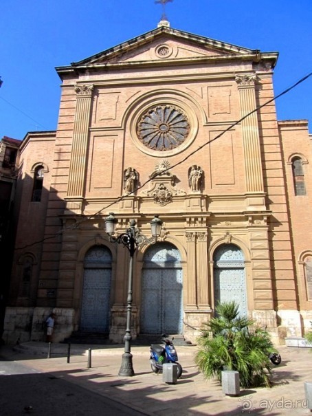 Валенсия и Коста-Бланка: пляжные бездельники в поисках аутентичной Испании