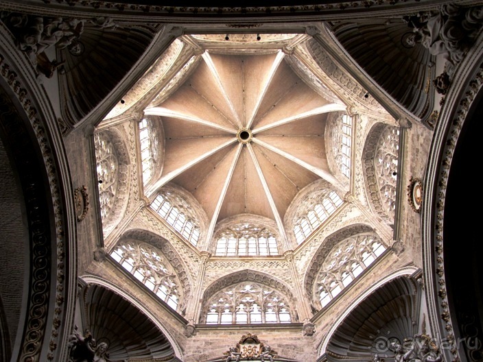 Валенсия и Коста-Бланка: пляжные бездельники в поисках аутентичной Испании