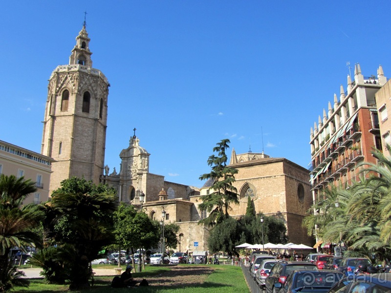 Валенсия и Коста-Бланка: пляжные бездельники в поисках аутентичной Испании