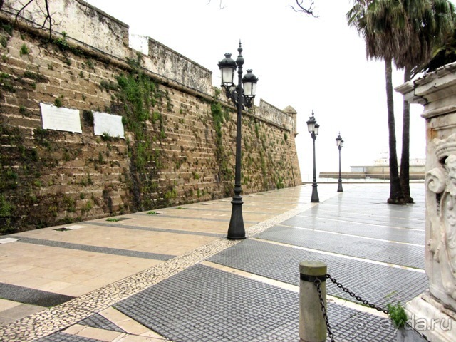 Андалусия-4: Севилья, Кармона, Эсиха, хересный треугольник и кадисский меридиан (часть 5)