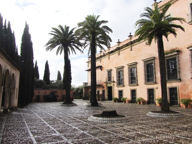 Андалусия-4: Севилья, Кармона, Эсиха, хересный треугольник и кадисский меридиан (часть 3)