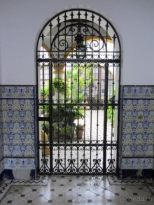 Андалусия-4: Севилья, Кармона, Эсиха, хересный треугольник и кадисский меридиан (часть 2)