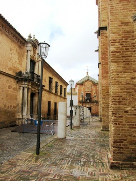 Андалусия-4: Севилья, Кармона, Эсиха, хересный треугольник и кадисский меридиан (часть 2)