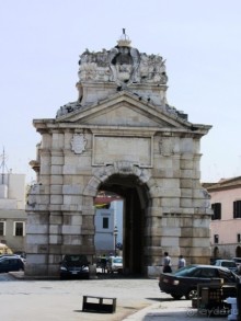 Альбом отзыва "Апулия и Матера – впечатления без погружения. Трани и Барлетта"