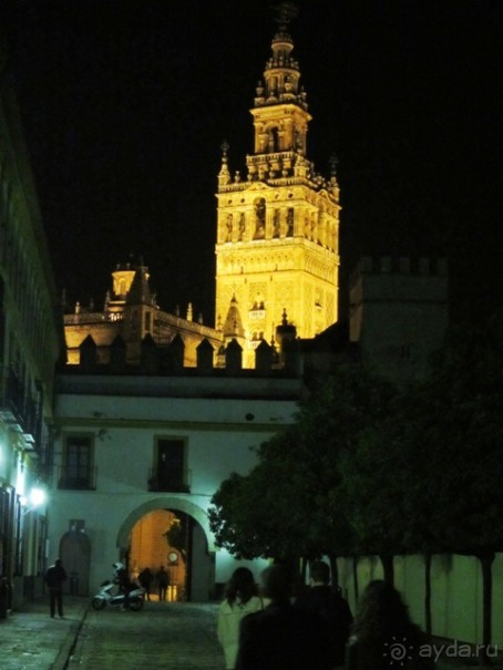 Андалусия-4: Севилья, Кармона, Эсиха, хересный треугольник и кадисский меридиан (часть 1)