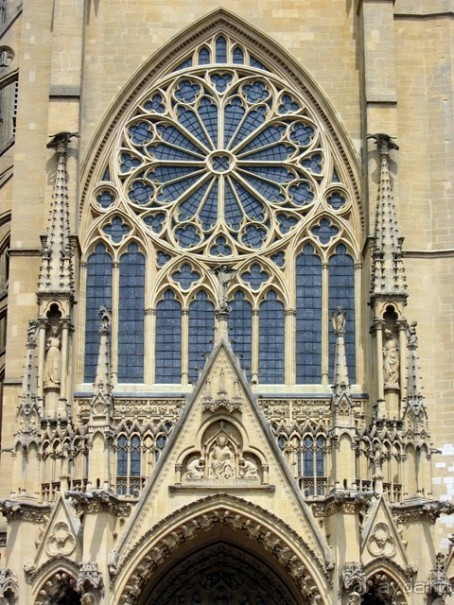 Французские бродилки - великолепный Мец, яркий Эльзас и серая Бургундия. Часть 2