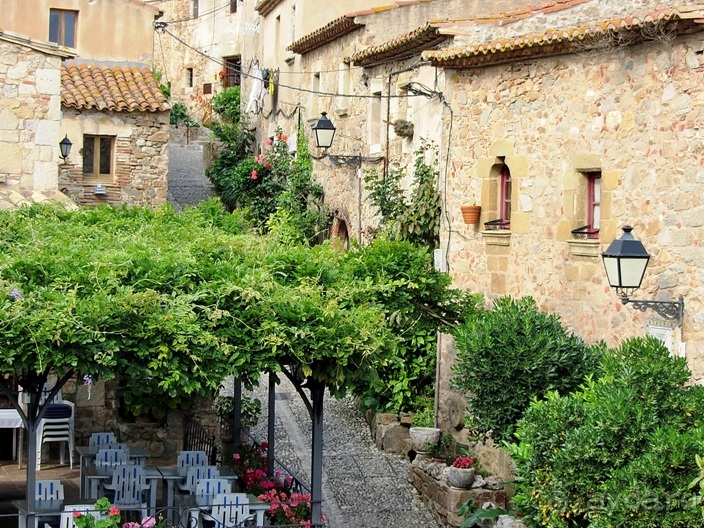 Альбом отзыва "Кольцо мечты: Каталония, Пиренеи и Коста-Брава - по обе стороны границы. Часть 7"