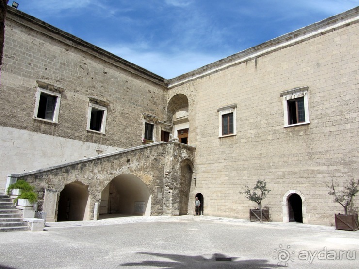 Альбом отзыва "Апулия и Матера – впечатления без погружения. Норманнская крепость в Бари и Монополи"