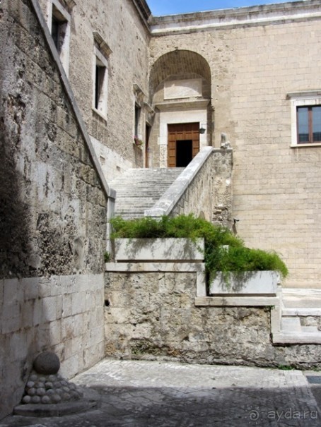 Альбом отзыва "Апулия и Матера – впечатления без погружения. Норманнская крепость в Бари и Монополи"