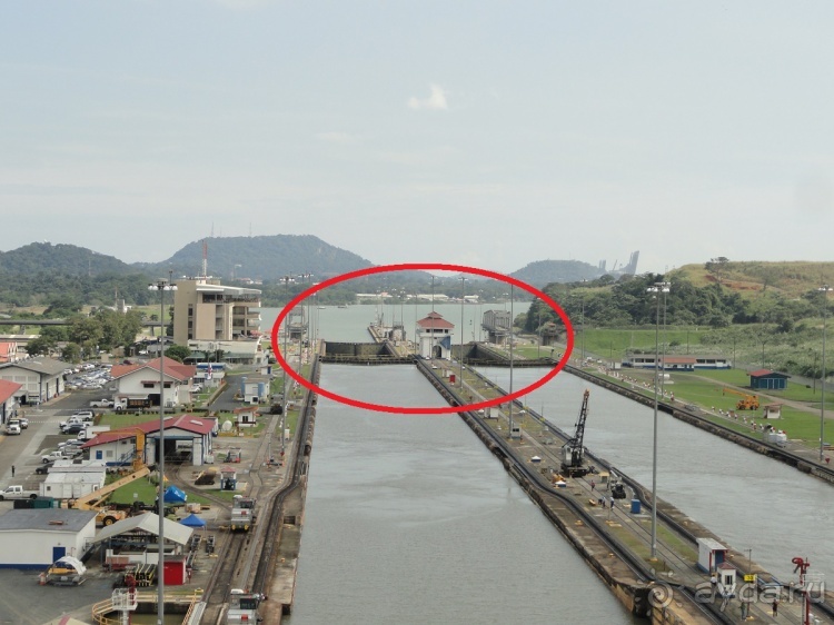 Панамский канал 2 - вид изнутри.