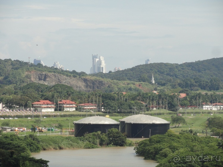 Панамский канал 2 - вид изнутри.