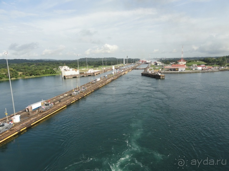 Панамский канал 2 - вид изнутри.