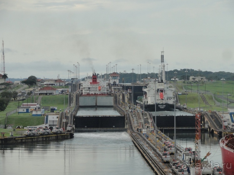Панамский канал 2 - вид изнутри.