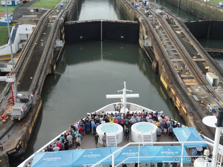 Панамский канал 2 - вид изнутри.