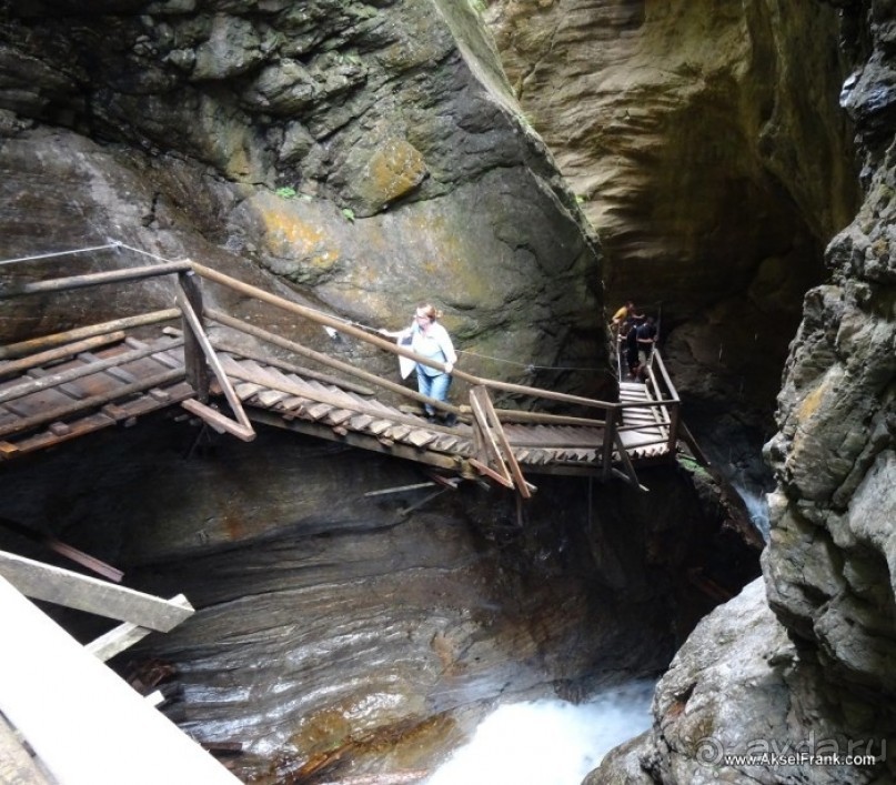 Ragga, водопад в ущелье