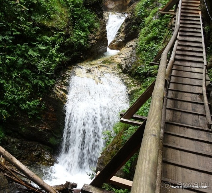 Ragga, водопад в ущелье